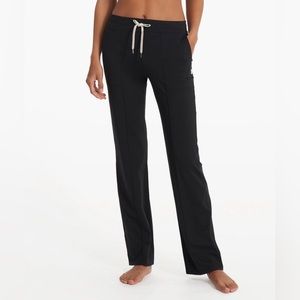 Vuori Halo Wide Leg Flare Pant
Women's DreamKnit™ Pants